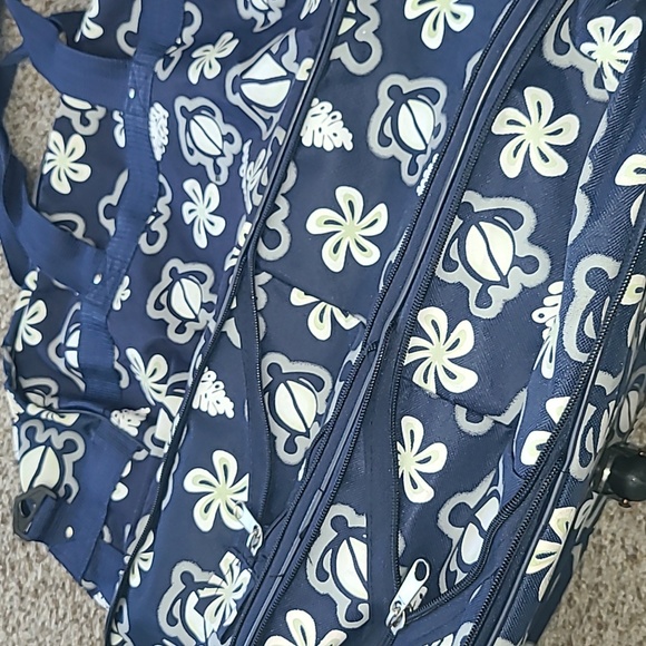 Hawaii Rolling Extendable Travel Bag - Picture 5 of 11